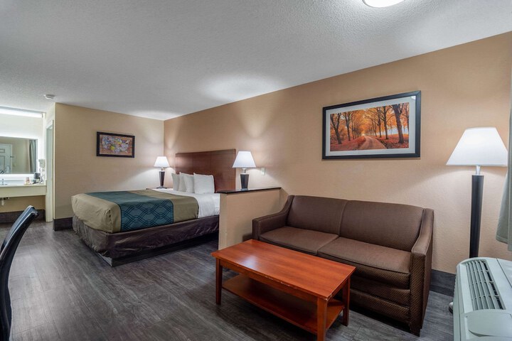 Room 17 of 37