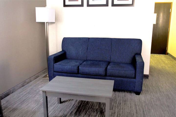 Room 10 of 22