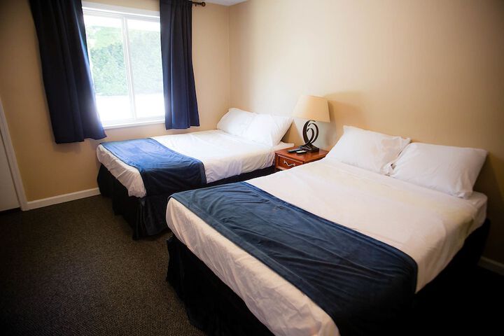 Room 8 of 16