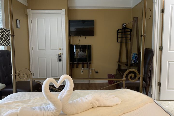 Peace & Plenty Inn Bed & Breakfast