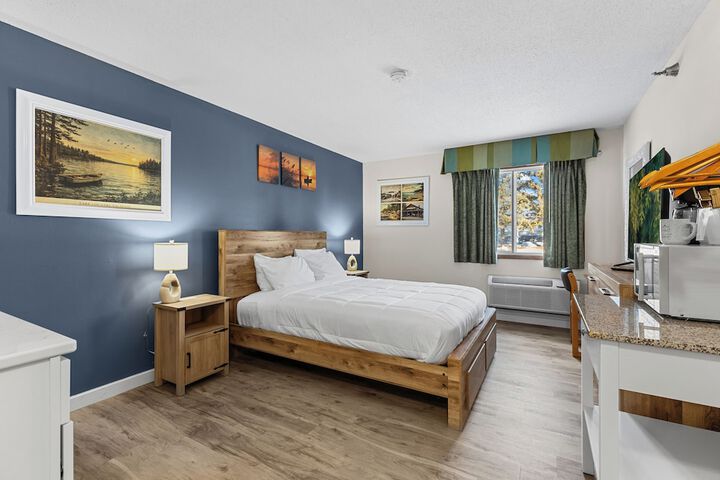 Nisswa Hotel and Suites