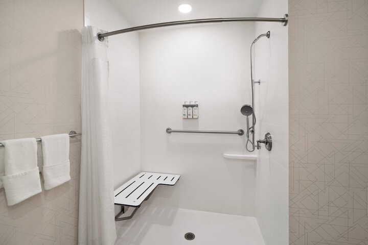 Holiday Inn Express Syracuse Airport by IHG