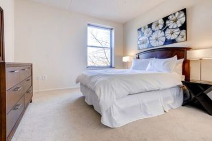 Global Luxury Suites at Monroe