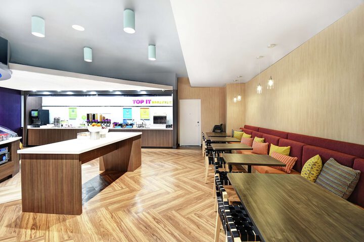 Breakfast/Coffee Service 26 of 35