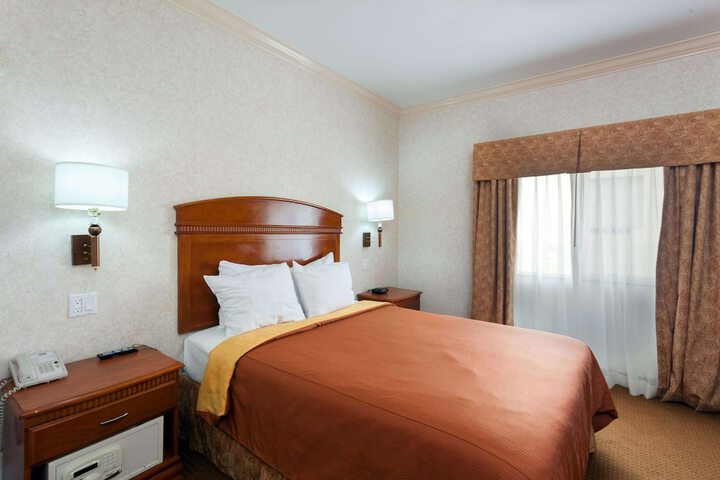 Room 6 of 20