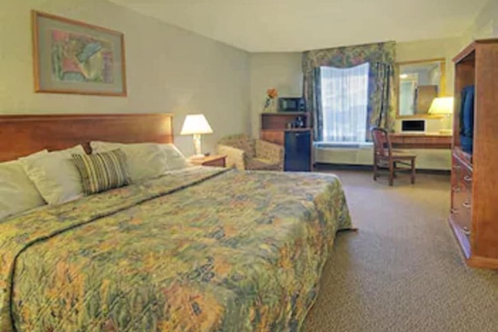 Room 27 of 37