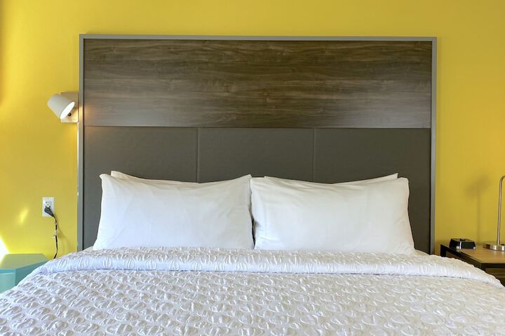 Room 17 of 48
