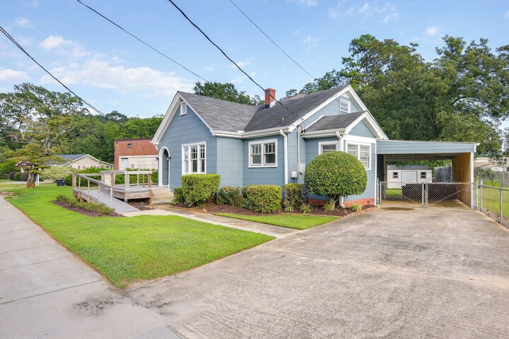Pet-friendly Travelers Rest Home w / Covered Patio