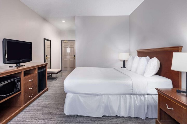 Country Inn & Suites by Radisson Maumee - Toledo