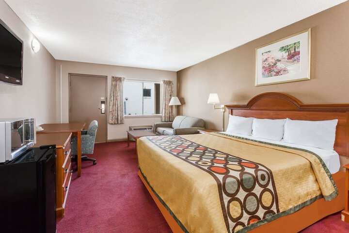 Room 11 of 14