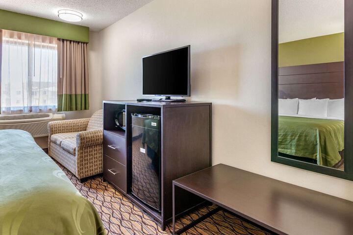 Room 15 of 37