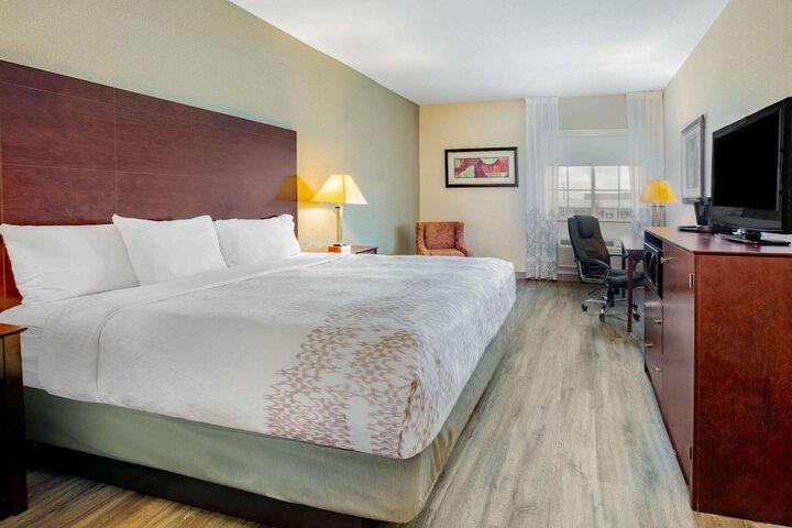 La Quinta Inn & Suites by Wyndham McKinney