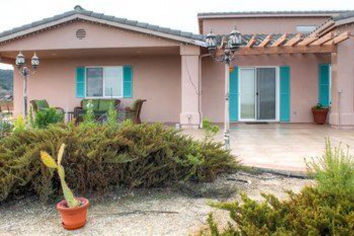 Paso City View 3 Br Home by RedAwning