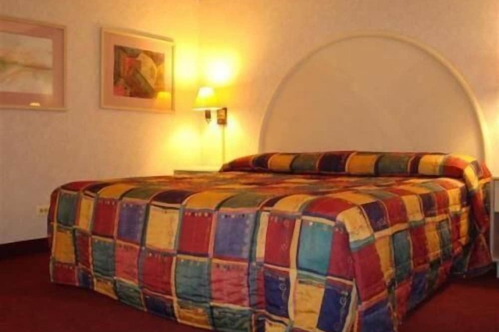 Room 26 of 29