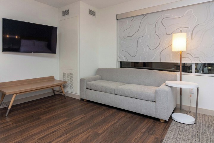 Room 19 of 56