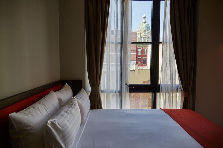 Room 17 of 43