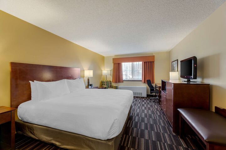 Room 32 of 42