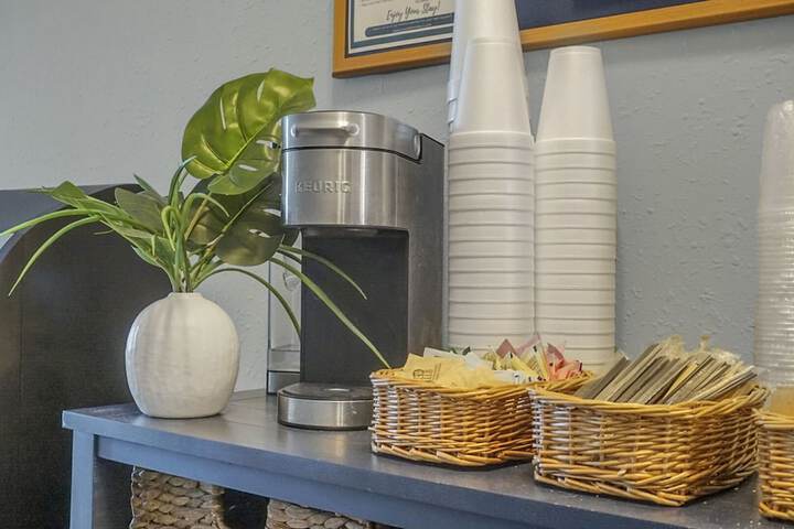 Breakfast/Coffee Service 50 of 61