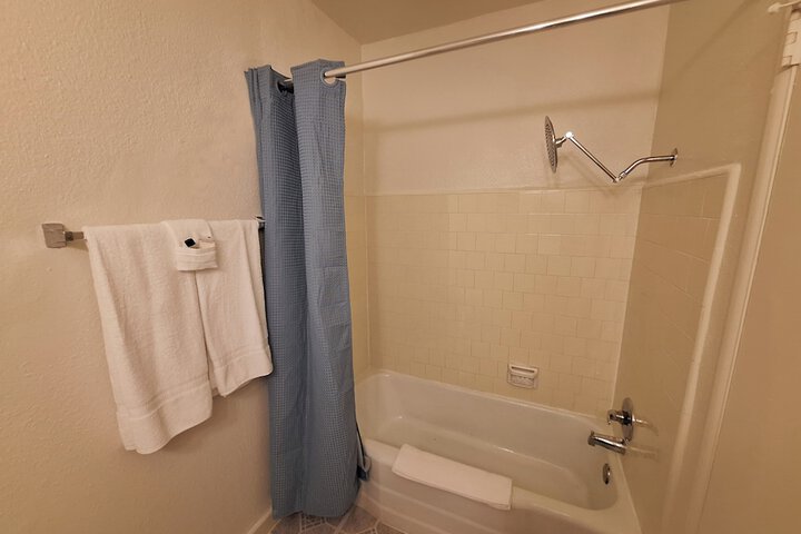 Leisure Lodge Motel