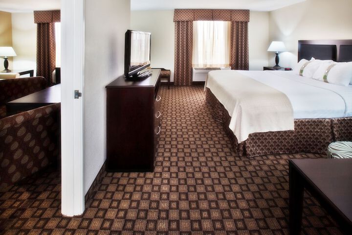 Room 12 of 40