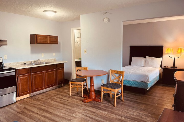 Room 5 of 14