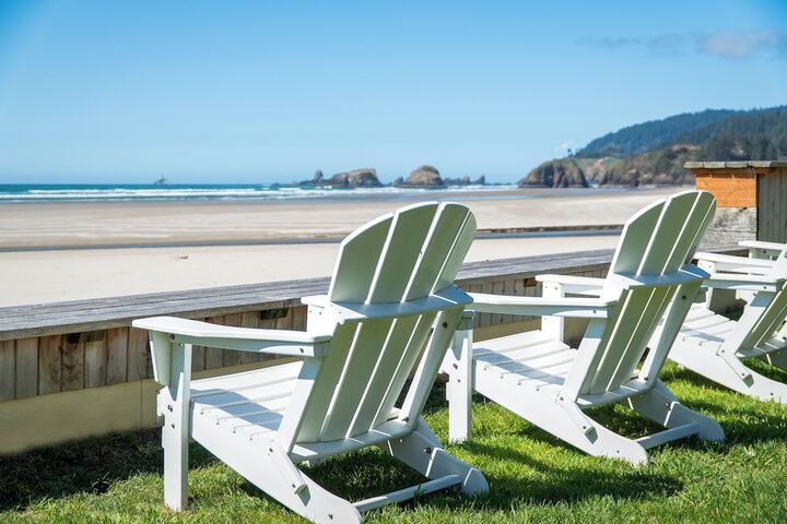 Schooners Cove Inn