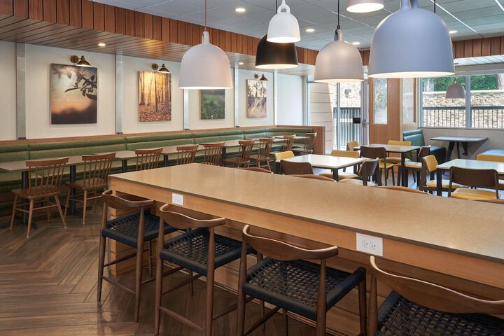 Breakfast/Coffee Service 29 of 33