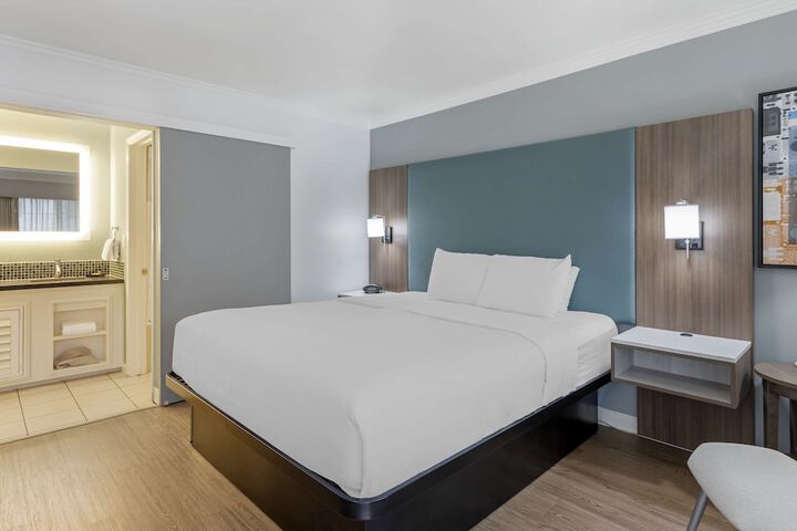 Room 27 of 36