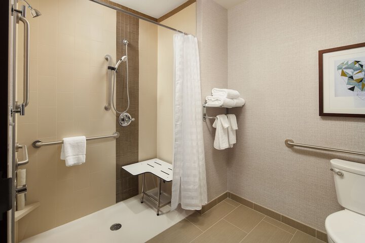 Room 11 of 25