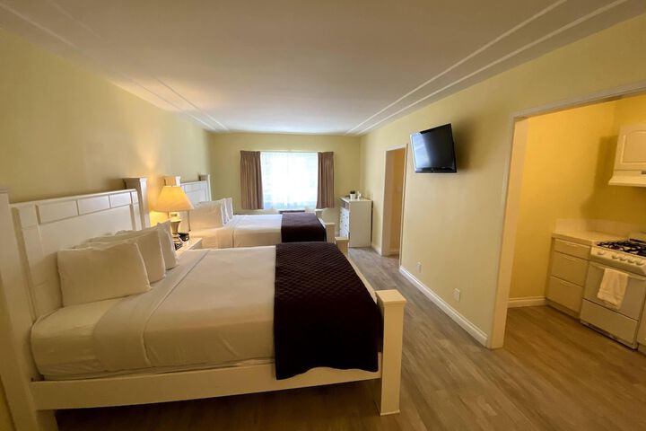 Hollywood Celebrity Hotel