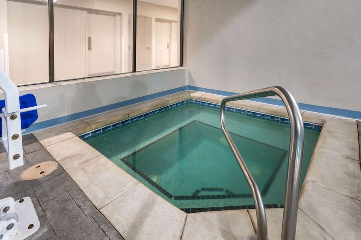 Pool 4 of 53