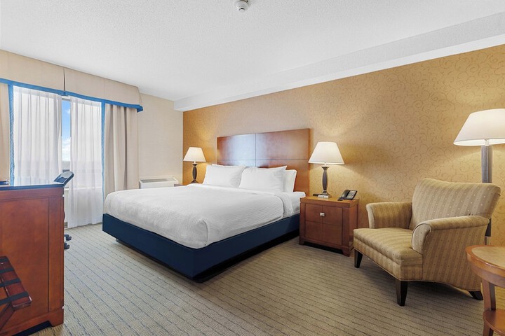 Sandman Hotel & Suites London Downtown