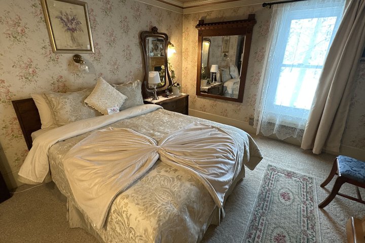 Room 44 of 74