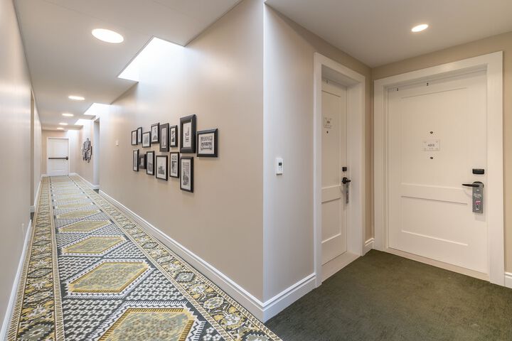 Hotel E