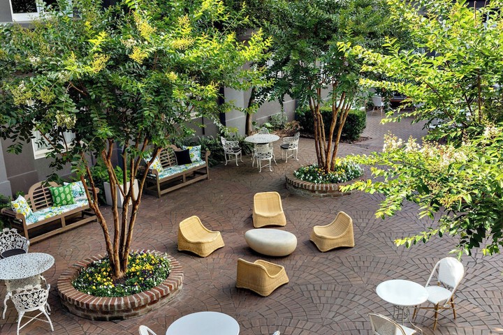 Hotel Exterior 94 of 99