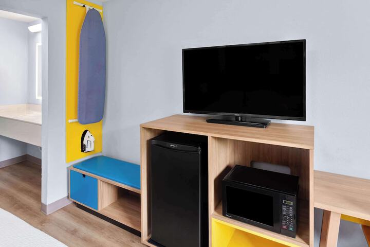 Room 15 of 28