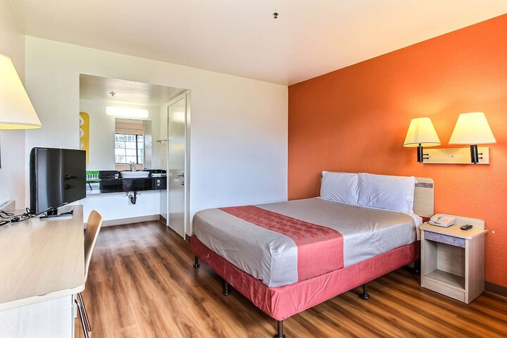 Room 7 of 23