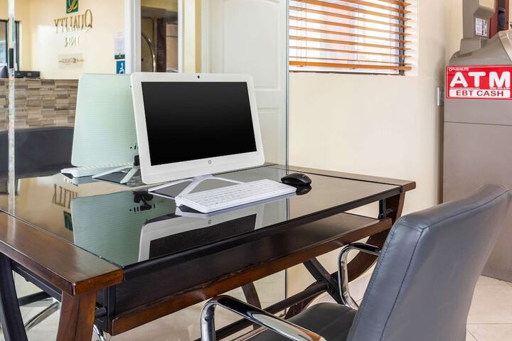 Business Center 39 of 39