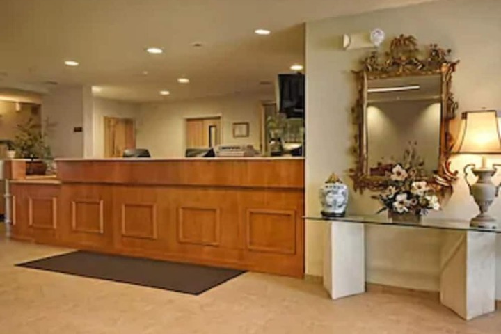 Super 8 by Wyndham Hagerstown / Halfway Area