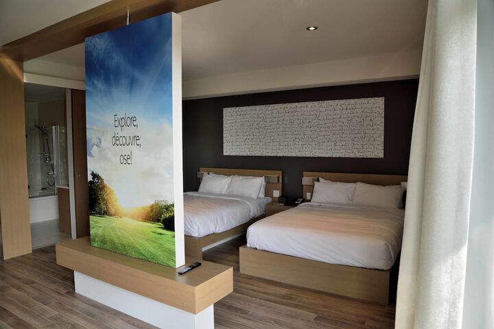 Room 27 of 54