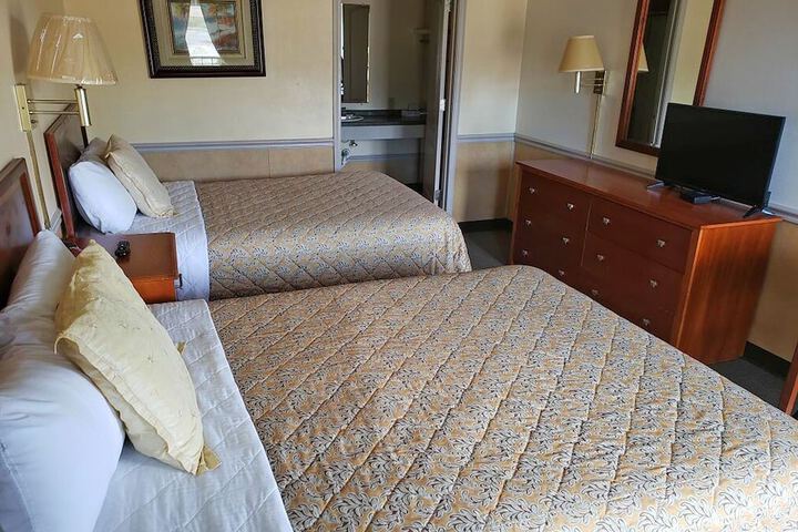 Room 6 of 15