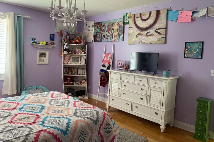 Room 28 of 77
