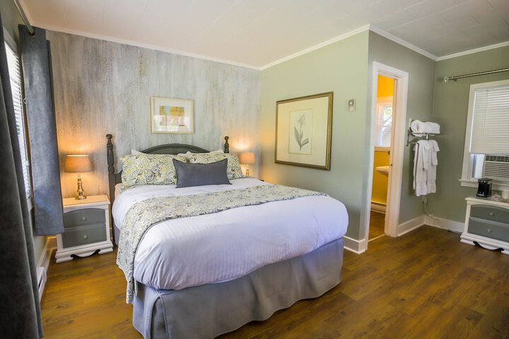 The Woodview Inn