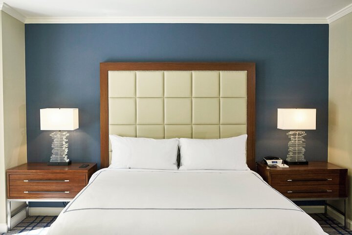 Room 32 of 122