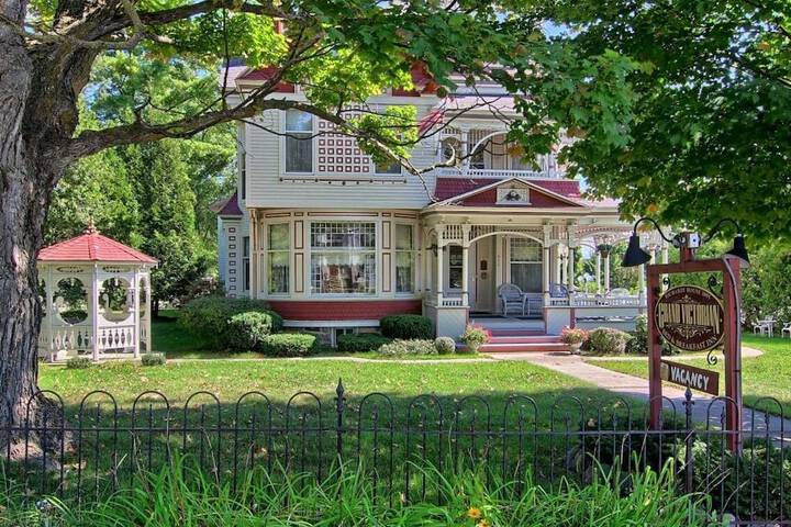 Grand Victorian B & B Inn