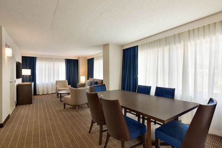 Room 25 of 47