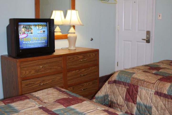 Room 5 of 16