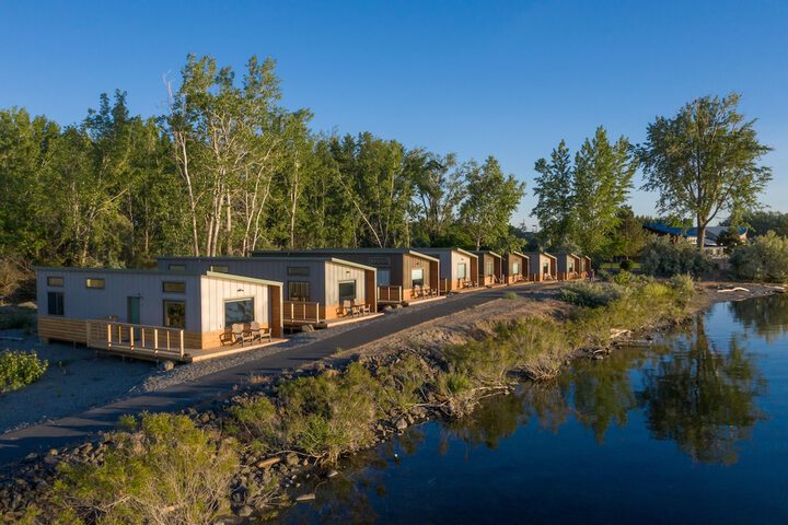 River Lodge and Cabins