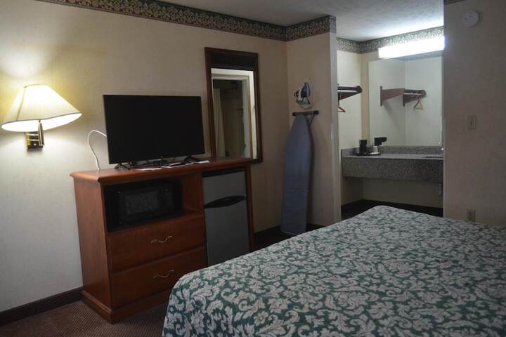 Room 8 of 20