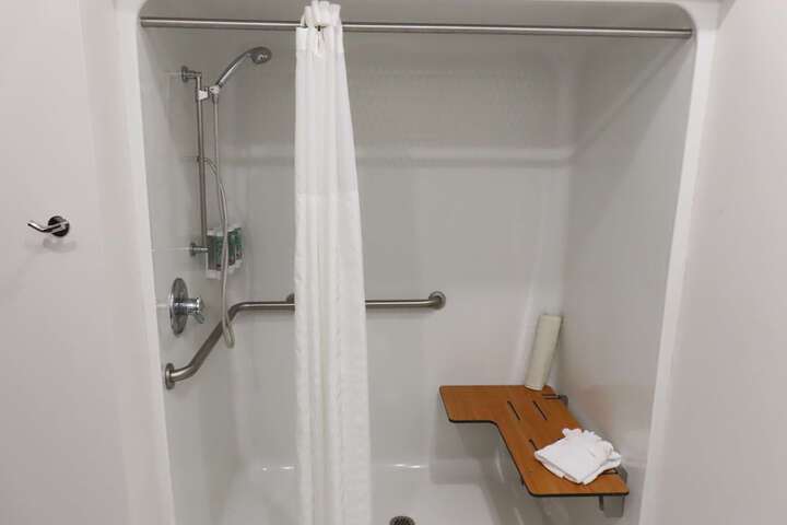 Room 22 of 38